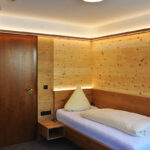 Einzelzimmer Bett