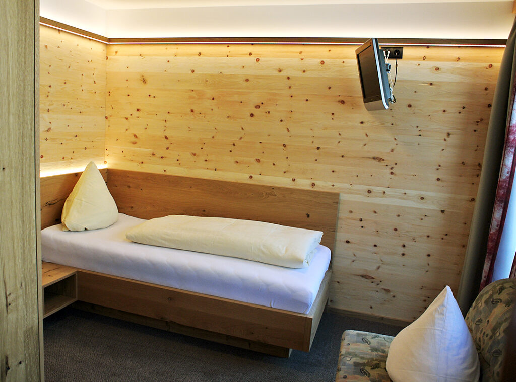 Einzelzimmer bett